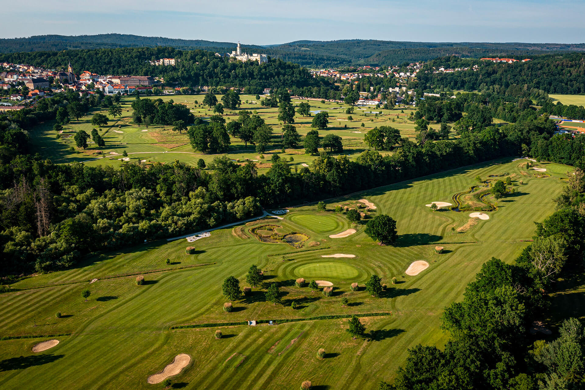 Panorama hřiště Golf na Hluboké 1